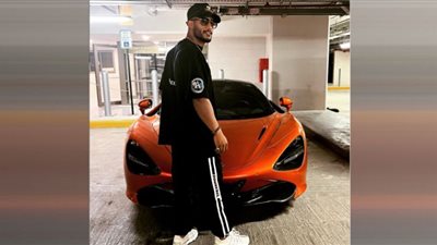 من أمام سيارته.. محمد رمضان يوجه رسالة لجمهوره