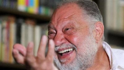 لا ندخل في الجدل الديني.. يحيى الفخراني يُشعل مجلس الشيوخ بتصريحاته عن المايوه البوركيني