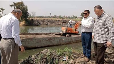 محافظ الشرقية يُتابع أعمال تطهير وتكريك ترعة بحر فاقوس