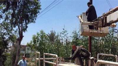 فصل الكهرباء عن منازل المتعدين علي أملاك الدولة بالشرقية