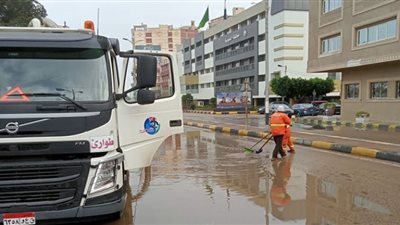 فرق طوارئ شركة مياه القليوبية تنتشر بشوارع المحافظة استعدادًا لموجة الأمطار