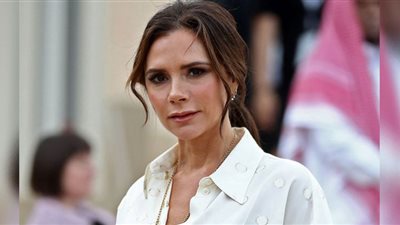 فيكتوريا بيكهام ترفع شعار المرأة الممتلئة وتودع موضة النحافة في أحدث تصميماتها| تفاصيل