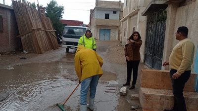 متابعة ميدانية لنائب محافظ البحيرة للأمطار الغزيرة في وادي النطرون