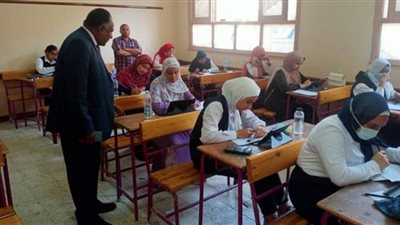 انتظام امتحانات الصف الأول والثاني الثانوي بنجع حمادي
