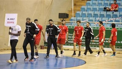 الأهلي يواجه الزمالك على لقب كأس الكؤوس لليد.. الليلة