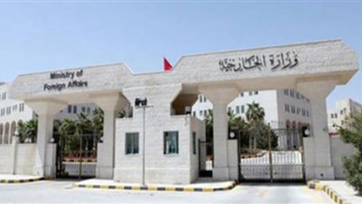 الخارجية الكويتية تهيب بمواطنيها تأجيل سفرهم خارج البلاد حفاظًا على سلامتهم