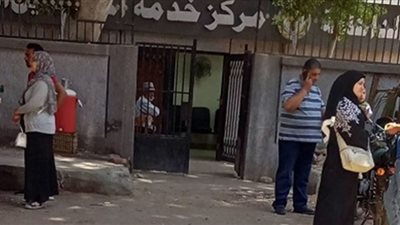 اقبال ضعيف على مكتب التموين بالدقي لتسجيل رقم الموبايل على بطاقات التموين