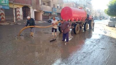 إستمرار أعمال كسح وشفط مياه الأمطار من شوارع الشرقية