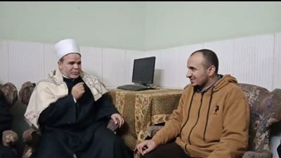 حكم التمايل والاهتزاز أثناء الذكر