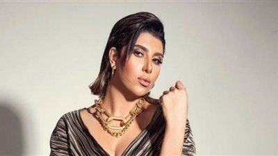 تفاصيل القبض على المطربة الشعبية يارا محمد ومدير أعمالها