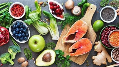 دراسة: النظام الغذائي للبحر الأبيض المتوسط يحسن الاكتئاب لدى الذكور