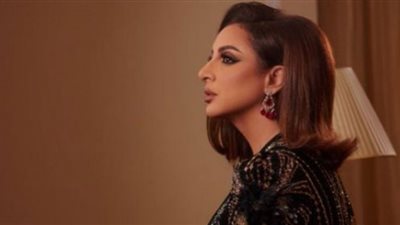 أنغام توجه رسالة لمحبيها بعد خضوعها لجراحة في الكتف (صورة)