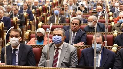 برلمانيون: قانون العمل أحصى كل صغيرة وكبيرة لضمان علاقة متوازنة بين طرفي العمل