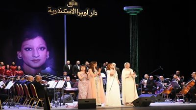 صور.. نجمات الأوبرا تتلألأ ومروة ناجي تنزع آهات الجماهير فى ذكرى رحيل وردة