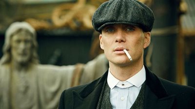 شاهد.. تومي شيلبي يصدم عشاقه في إعلان Peaky Blinders الجديد