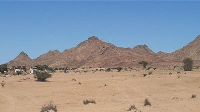 توزيع المعونات على مواطنى الشلاتين بالبحر الأحمر وتكثيف حملات النظافة بالمدينة