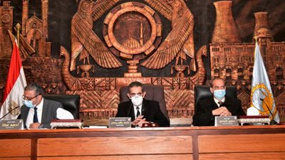 محافظ الغربية يوجه بوضع لوحة تعريفية لكل شارع سيتم رصفه