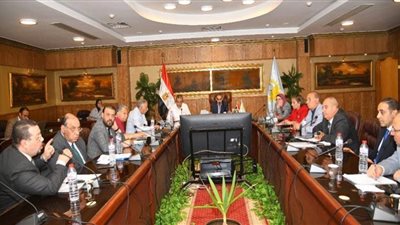 محافظ الغربية يعقد اجتماعه الأسبوعي مع أعضاء مجلسي النواب والشيوخ