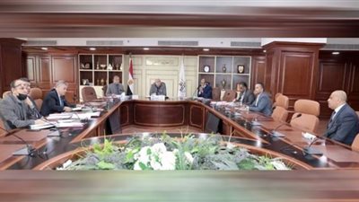 محافظ بني سويف يترأس اجتماع اللجنة الدائمة لاختيار القيادات