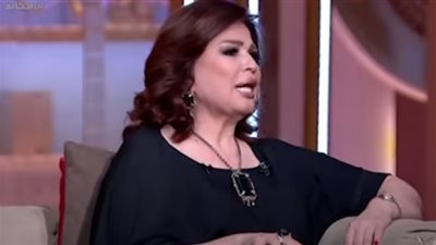 فيديو.. إلهام شاهين تكشف حقيقة خناقتها في جنازة سمير صبري