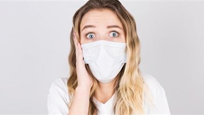 هل تحمي أقنعة الوجه القماشية من الإصابة بمتحور أوميكرون؟.. طبيبة تكشف مفاجأة