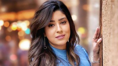 آيتن عامر بطلة العرض المسرحي في مسلسل الرواية