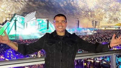 نفاد التذكرة الأعلى سعرًا في حفل عمرو دياب بالمنارة