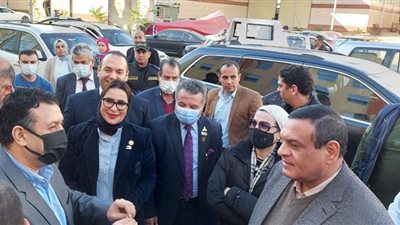 محافظ البحيرة ووزيرة البيئة يتفقدان وحدتي معالجة مياه الصرف الصناعى بكفر الدوار
