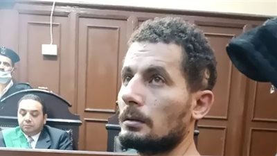 دبور يتشبث بالمصحف لحظة الحكم بإعدامه.. تفاصيل جلسة الحكم بشنق سفاح الاسماعيلية