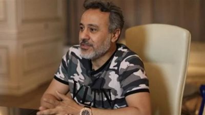 إيهاب فهمي يروج لمسرحية 