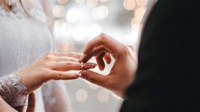 ما العيوب التي تبيح المطالبة بفسخ عقد الزواج؟
