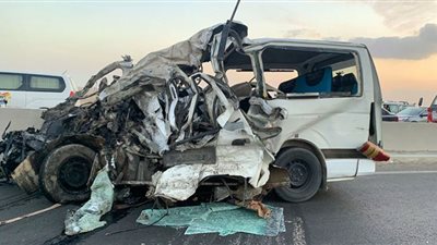 تريلا وراء حادث الطريق الأوسطي