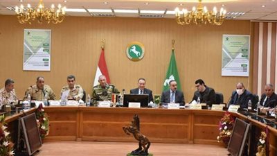 محافظ الشرقية يعقد إجتماعا لمتابعة تنفيذ المشروعات الجارية بمبادرة 