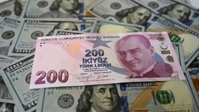 بعد تراجع الليرة.. تركيا تشدد الرقابة على سوق العملات