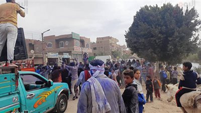زفة العروسة صداع في قلب الشارع الدمياطي