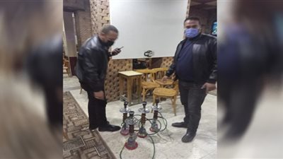 حملات مكثفة على مقاهي دمياط لرفع الانشغالات وضبط الشارع