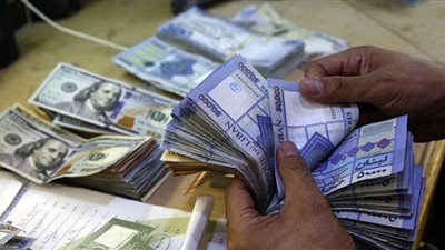 الليرة اللبنانية تنهار.. والبنزين يعادل الحد الأدنى للأجور