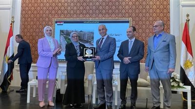 الهيئة القومية لضمان جودة التعليم والاعتماد تكرم رئيس جامعة الزقازيق