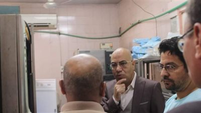 مدير مستشفيات جامعة بني سويف يتابع نقل العيادات الخارجية إلي المبني الجديدة