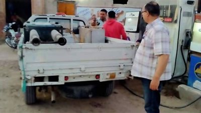 حملة لمكافحة البعوض والحشرات الطائرة بقرى أكياد بالشرقية