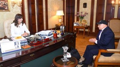 بعد نقل استفسارات المغتربون حول وثيقة التأمين.. نبيلة مكرم تشكر اتحاد المصريين بأوروبا