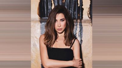 بمكياج ترابي.. نانسي عجرم تفاجيء متابعيها بتغير ملامحها في أحدث ظهور (صور)