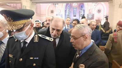 رئيس جامعة طنطا يشارك الطائفة الإنجيلية الاحتفال بعيد الميلاد بـ 