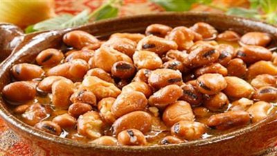 فيديو.. حقيقة تحذير هيئة الدواء للمصريين بعدم تناول الفول والطعمية