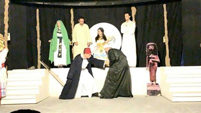 العرض المسرحى 
