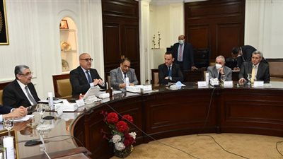 وزير الإسكان: نهدف وضع سياسات قابلة للتطبيق فى العمران الأخضر والمدن المستدامة