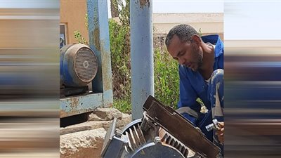 رئيس مياه القناة : تصنيع وتركيب مظلات لحماية خزانات الكيماويات بمحطات كبريت بالسويس| صور