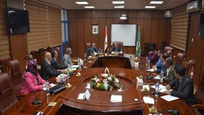 محافظ المنيا يتابع 102 قرية مستهدفة في المرحلة الثانية لمبادرة حياة كريمة