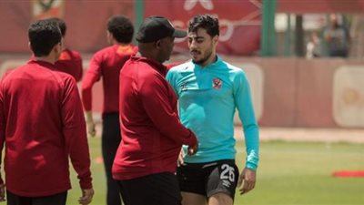 أكرم توفيق وبانون في مران الأهلي