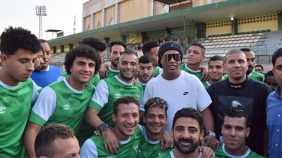 رونالدينهو في مران إيسترن كومباني استعدادا لمواجهة فيوتشر